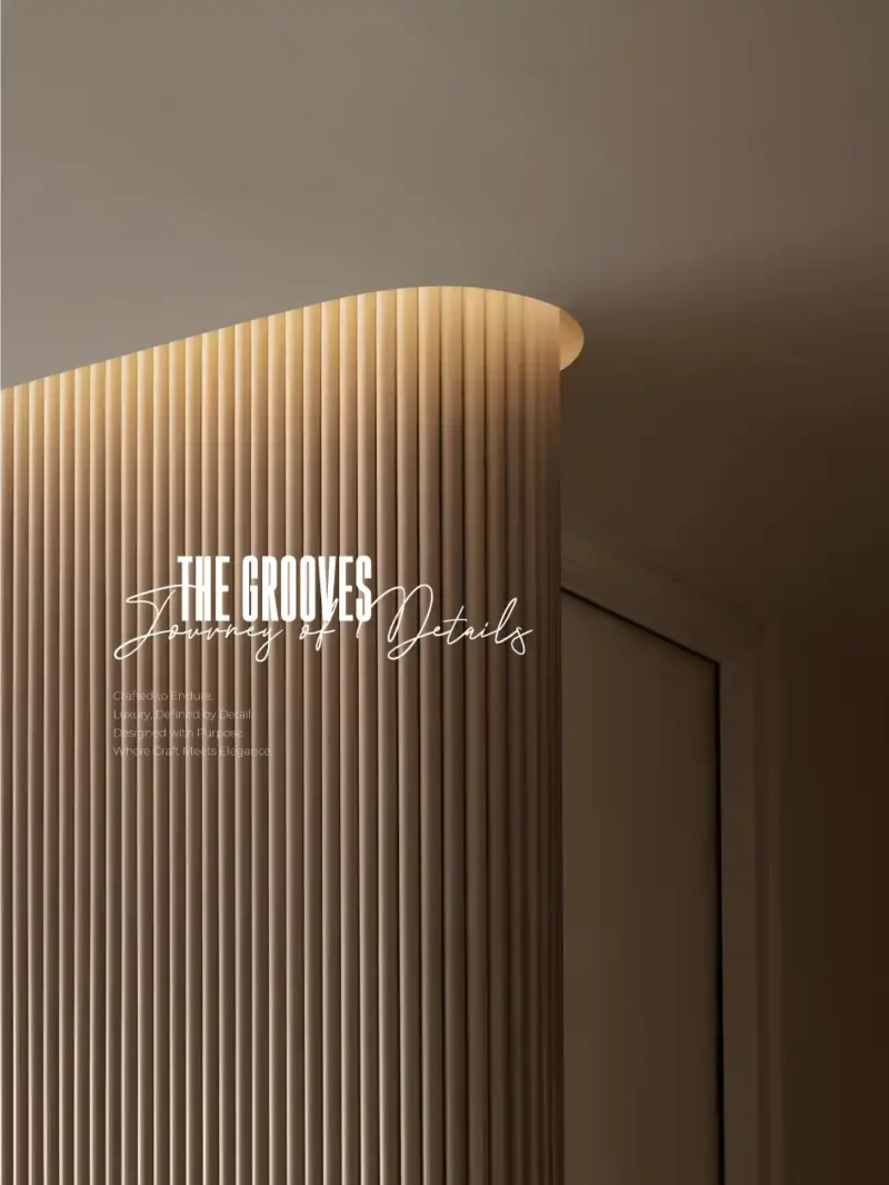 تصميم جدار منحني مع إضاءة سقف مخفية (Hidden Cove Lighting) في مشروع "The Grooves" - تنفيذ وكالة رامي صلاح. Curved wall design with hidden cove lighting for "The Grooves" project - executed by Ramy Salah Agency.